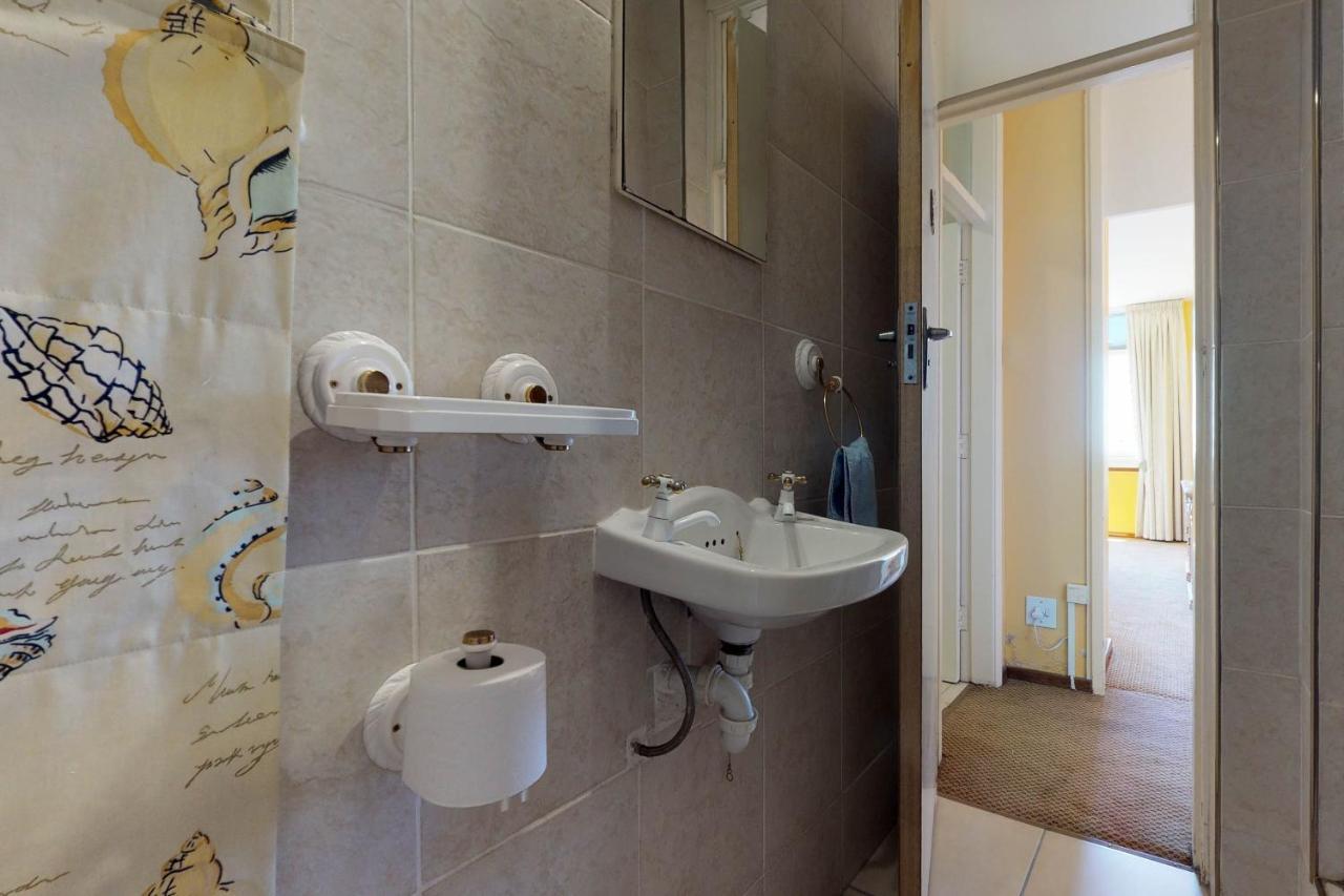 Palo Alto Condo, Bloubergstrand