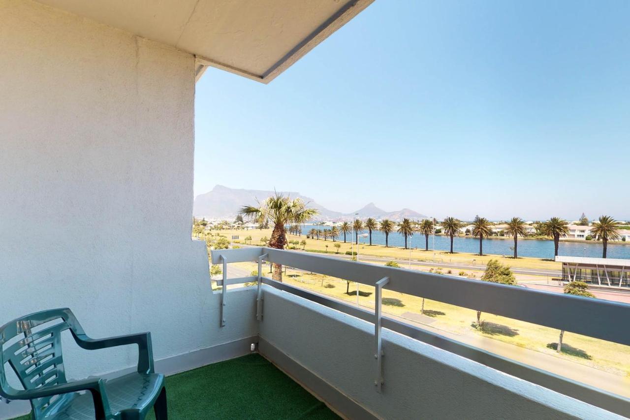 Palo Alto Condo, Bloubergstrand Cape Town